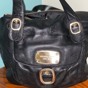 Michael Kors leather bag like new